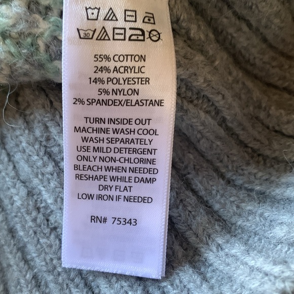 Artelier Nicole Miller Fate aisle cable sweater. - Picture 9 of 14